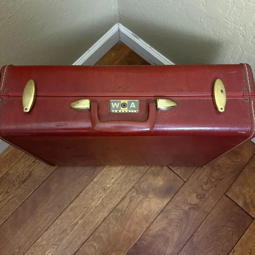 Vintage Samsonite Streamlite Red Hardshell Suitcase 21